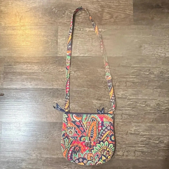 FINAL PRICE Vera Bradley Retired Pattern Crossbody Bag - Picture 3 of 8